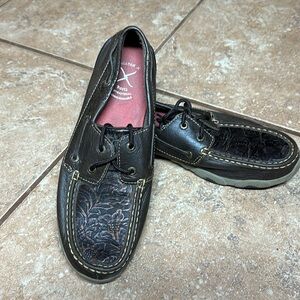 Twisted x leather shoe